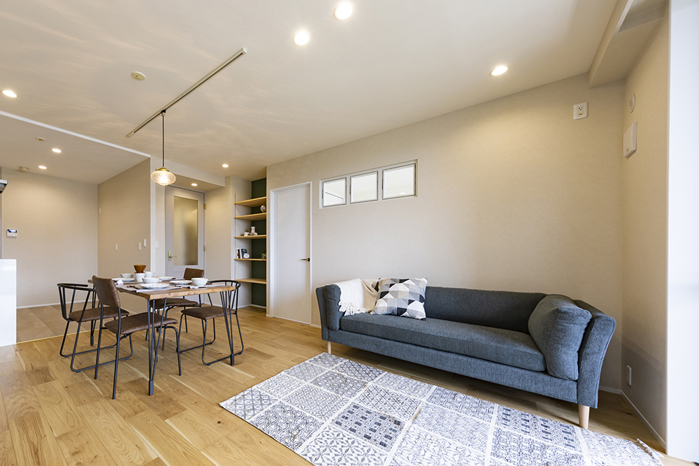 室内窓がある明るくあたたかな住まい