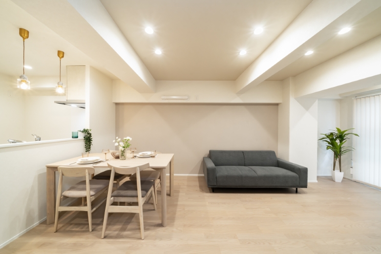 シンプルで機能的な住まい － 暮らしに寄り添うスマートな間取り