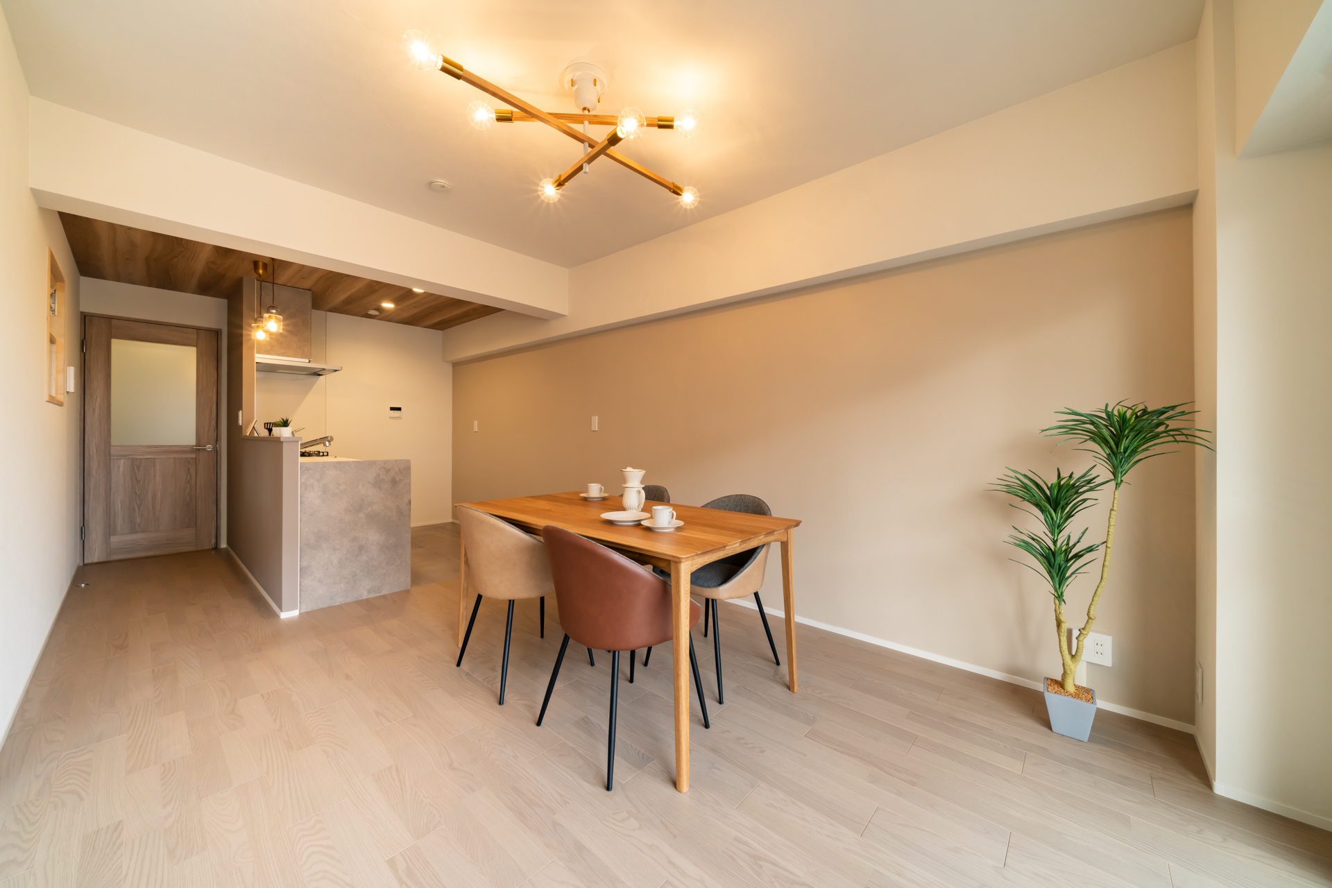 Simple×Natural｜回遊動線で効率よく快適な住まい