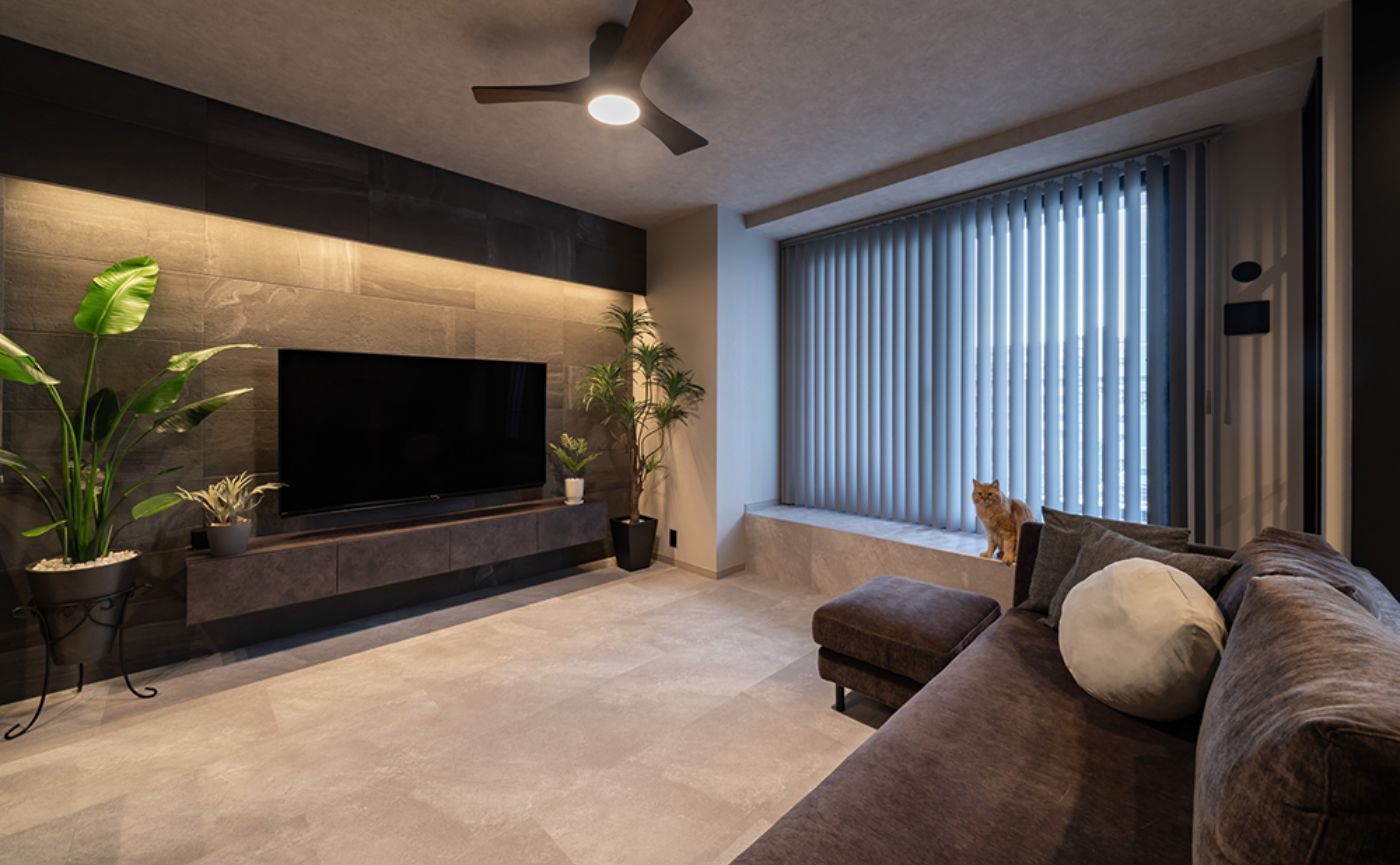 リビング床・壁タイル